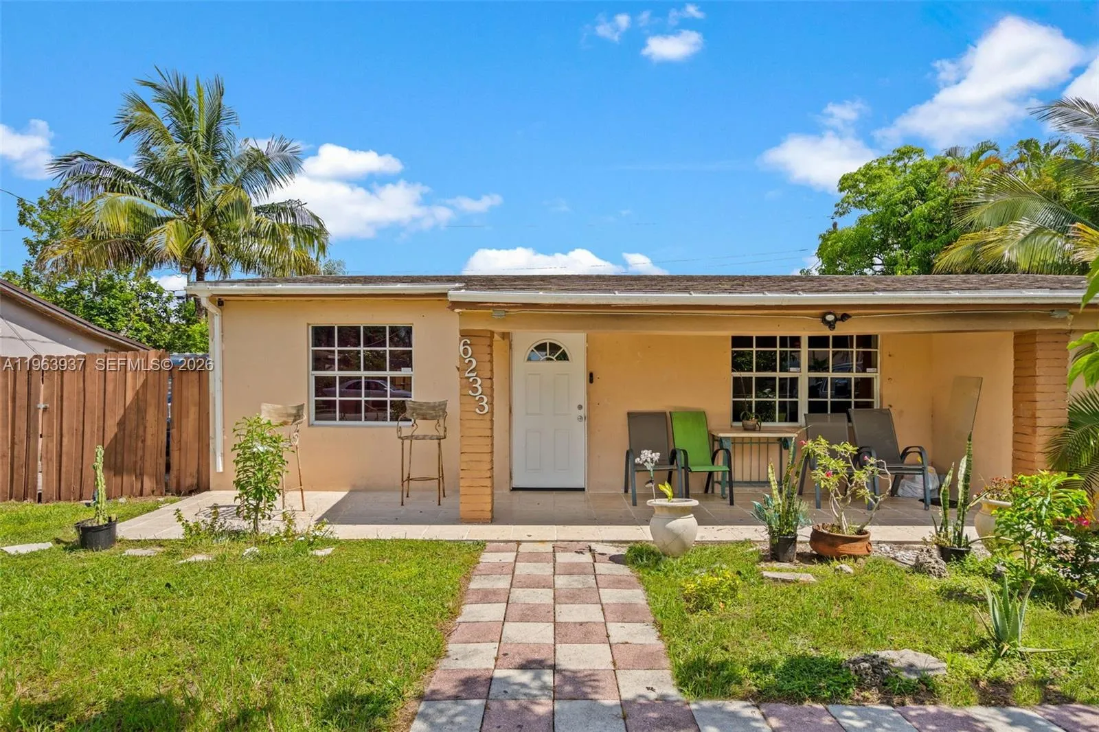 6233 Rodman St, Hollywood, Florida 33023, Hollywood, Florida 33023, 4 Bedrooms Bedrooms, ,3 BathroomsBathrooms,Residential,For Sale,6233 Rodman St, Hollywood, Florida 33023,A11963937