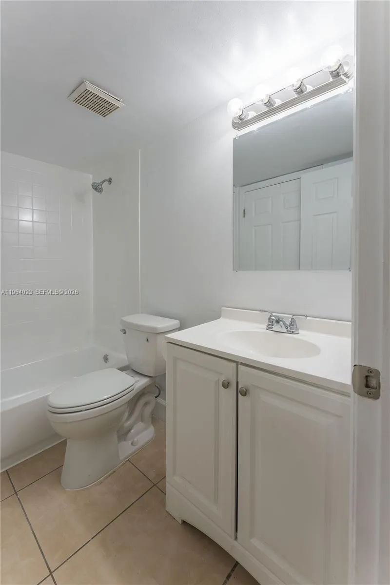 10521 Sw 157th Pl 102, Miami, Florida 33196, Miami, Florida 33196, 1 Bedroom Bedrooms, ,1 BathroomBathrooms,Residential,For Sale,10521 Sw 157th Pl 102, Miami, Florida 33196,A11964023