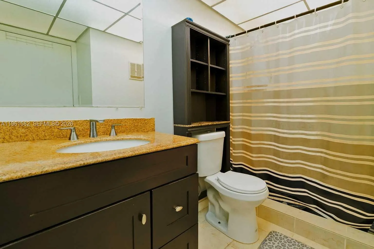 921 Ne 199th St 107, Miami, Florida 33179, Miami, Florida 33179, 2 Bedrooms Bedrooms, ,2 BathroomsBathrooms,Residential,For Sale,921 Ne 199th St 107, Miami, Florida 33179,A11961582