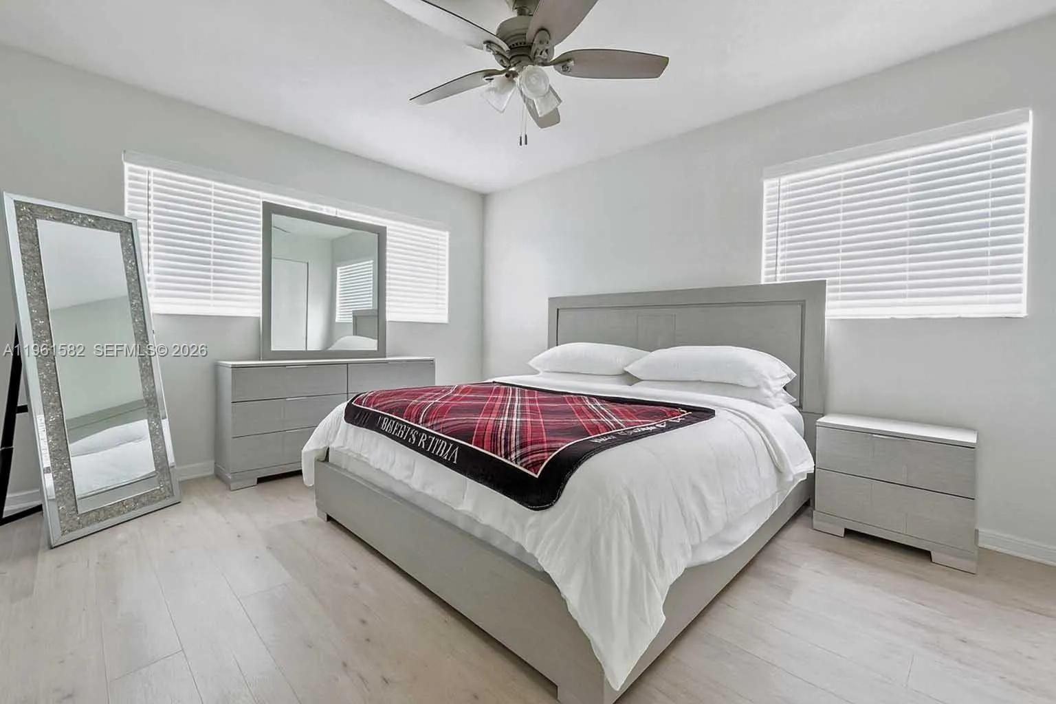 921 Ne 199th St 107, Miami, Florida 33179, Miami, Florida 33179, 2 Bedrooms Bedrooms, ,2 BathroomsBathrooms,Residential,For Sale,921 Ne 199th St 107, Miami, Florida 33179,A11961582