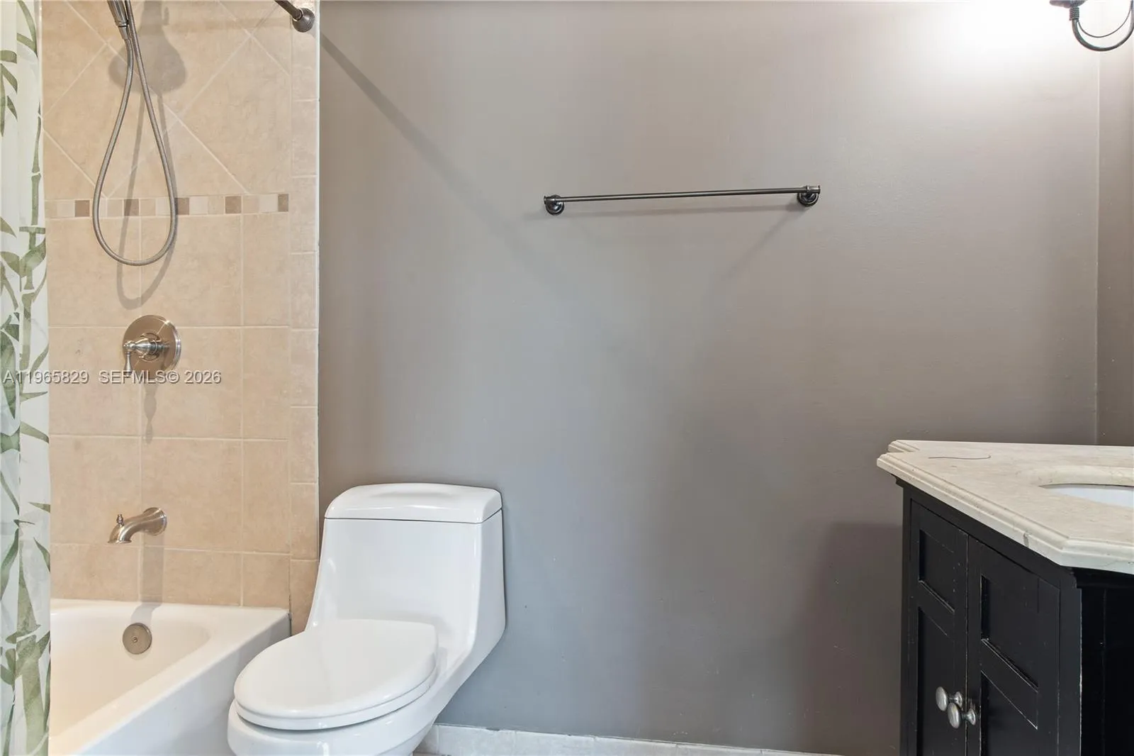 2162 W 60th St 14203, Hialeah, Florida 33016, Hialeah, Florida 33016, 3 Bedrooms Bedrooms, ,2 BathroomsBathrooms,Residential Lease,For Rent,2162 W 60th St 14203, Hialeah, Florida 33016,A11965829