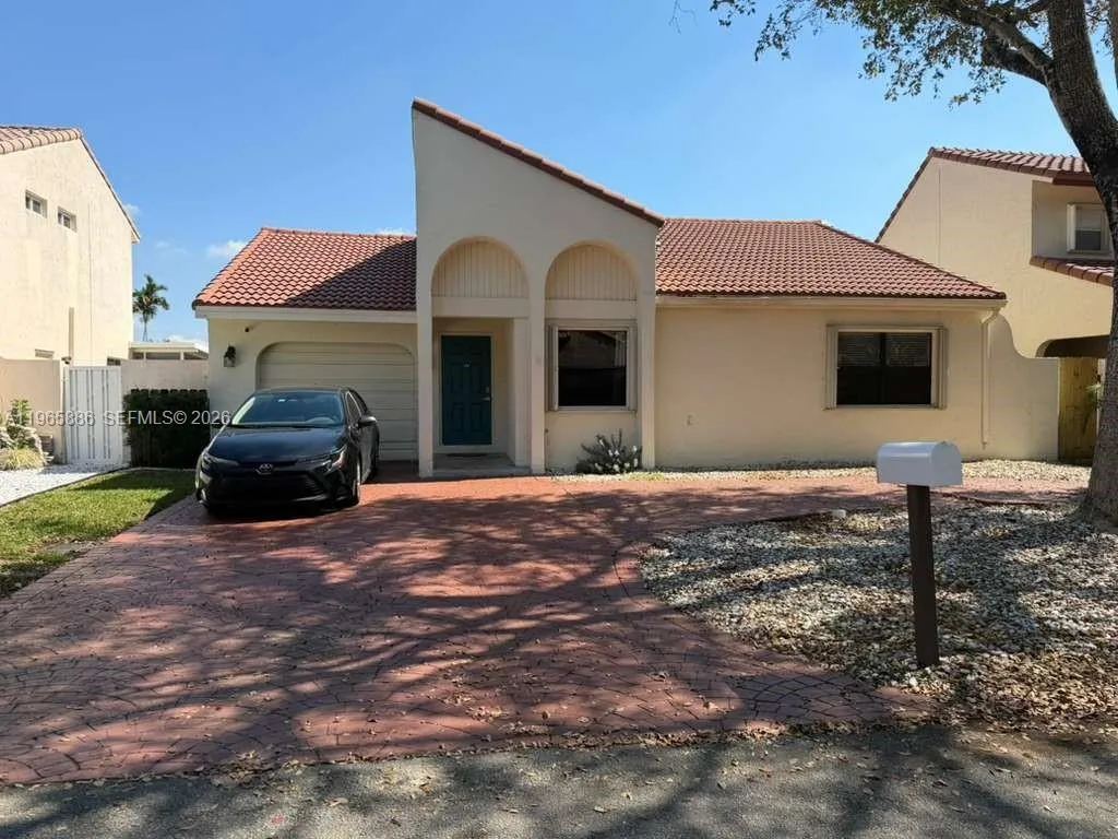 2925 E Aviary Dr, Cooper City, Florida 33026, Cooper City, Florida 33026, 3 Bedrooms Bedrooms, 1 Room Rooms,2 BathroomsBathrooms,Residential,For Sale,2925 E Aviary Dr, Cooper City, Florida 33026,A11965886