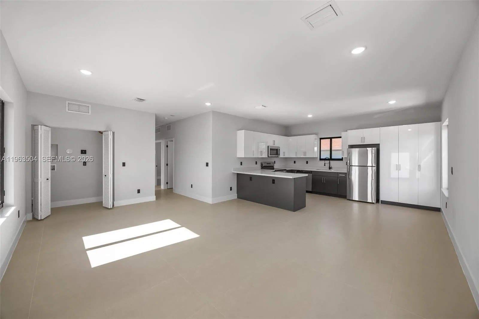 601 Nw 3rd Ave, Hallandale Beach, Florida 33009, Hallandale Beach, Florida 33009, ,Residential Income,For Sale,601 Nw 3rd Ave, Hallandale Beach, Florida 33009,A11963504