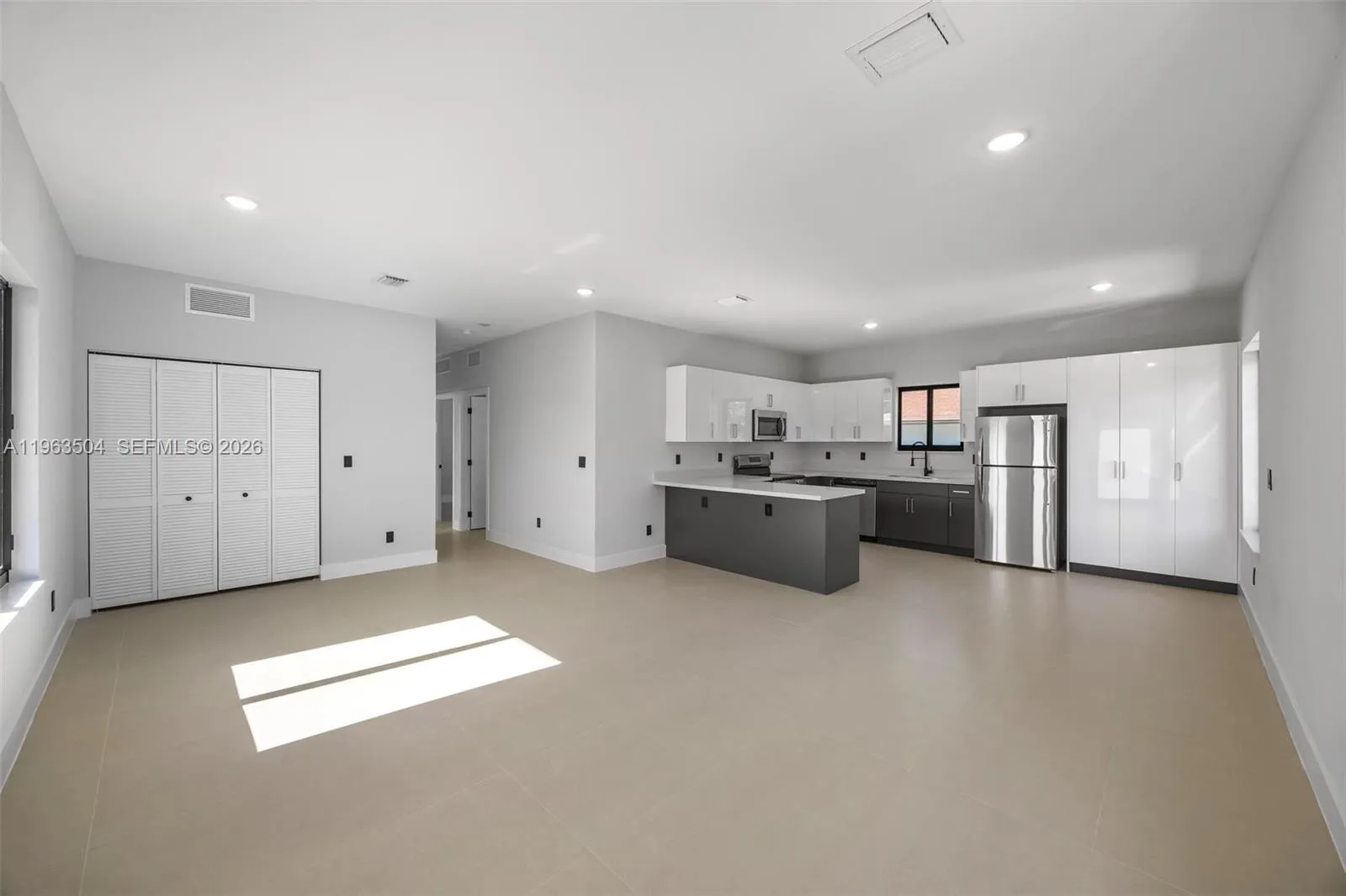 601 Nw 3rd Ave, Hallandale Beach, Florida 33009, Hallandale Beach, Florida 33009, ,Residential Income,For Sale,601 Nw 3rd Ave, Hallandale Beach, Florida 33009,A11963504