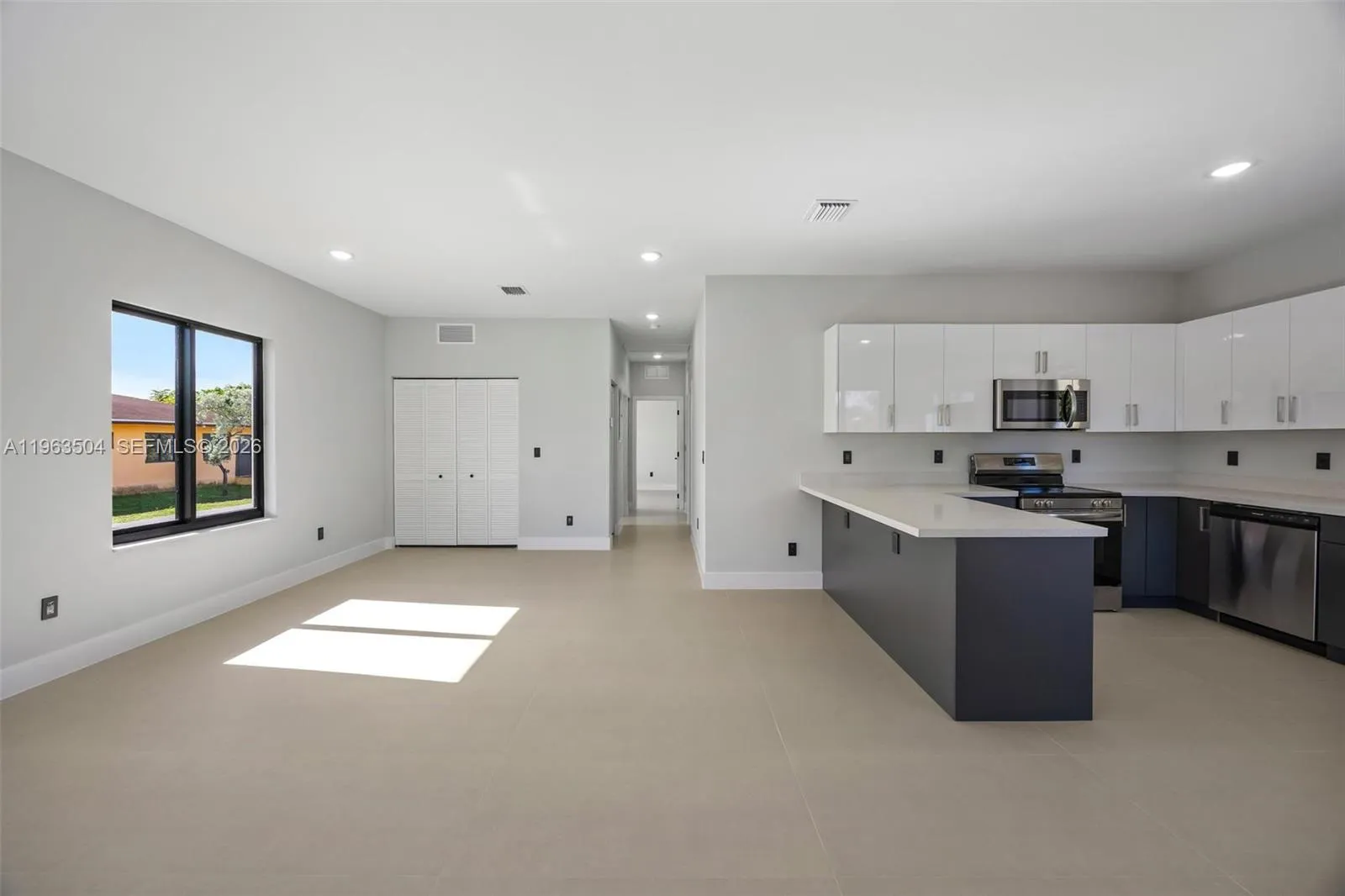 601 Nw 3rd Ave, Hallandale Beach, Florida 33009, Hallandale Beach, Florida 33009, ,Residential Income,For Sale,601 Nw 3rd Ave, Hallandale Beach, Florida 33009,A11963504