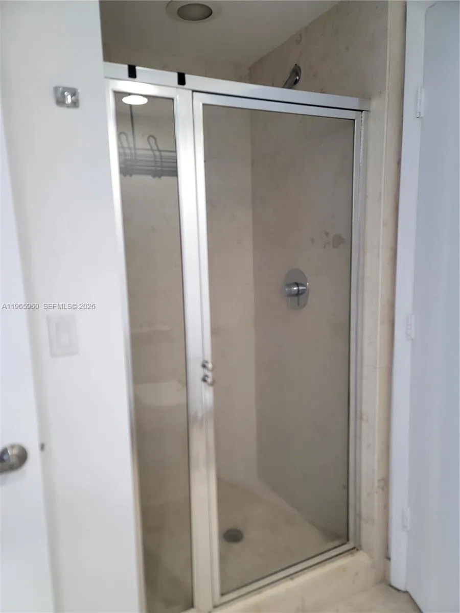 475 Brickell Ave 3709, Miami, Florida 33131, Miami, Florida 33131, 2 Bedrooms Bedrooms, ,2 BathroomsBathrooms,Residential Lease,For Rent,475 Brickell Ave 3709, Miami, Florida 33131,A11965960