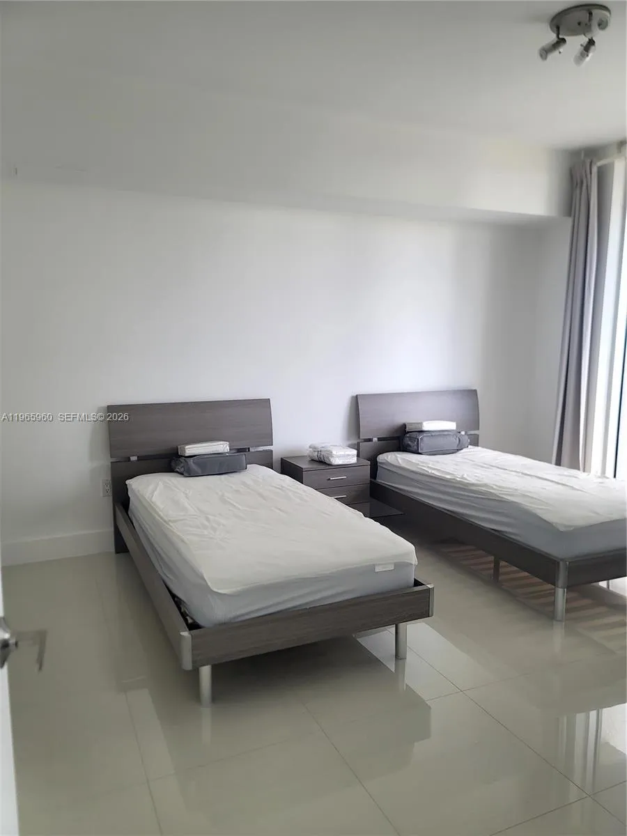 475 Brickell Ave 3709, Miami, Florida 33131, Miami, Florida 33131, 2 Bedrooms Bedrooms, ,2 BathroomsBathrooms,Residential Lease,For Rent,475 Brickell Ave 3709, Miami, Florida 33131,A11965960