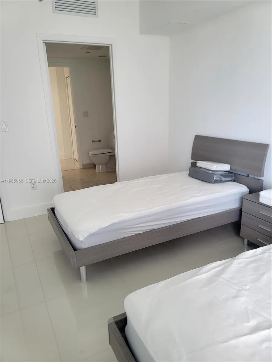475 Brickell Ave 3709, Miami, Florida 33131, Miami, Florida 33131, 2 Bedrooms Bedrooms, ,2 BathroomsBathrooms,Residential Lease,For Rent,475 Brickell Ave 3709, Miami, Florida 33131,A11965960
