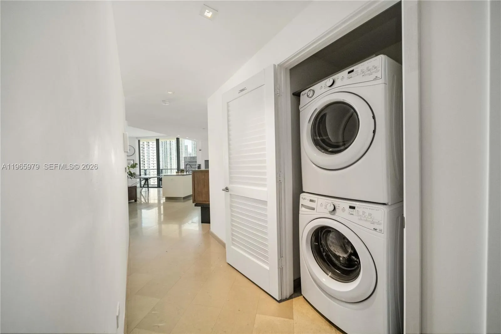 68 Se 6th St 1201, Miami, Florida 33131, Miami, Florida 33131, 2 Bedrooms Bedrooms, ,2 BathroomsBathrooms,Residential,For Sale,68 Se 6th St 1201, Miami, Florida 33131,A11965979