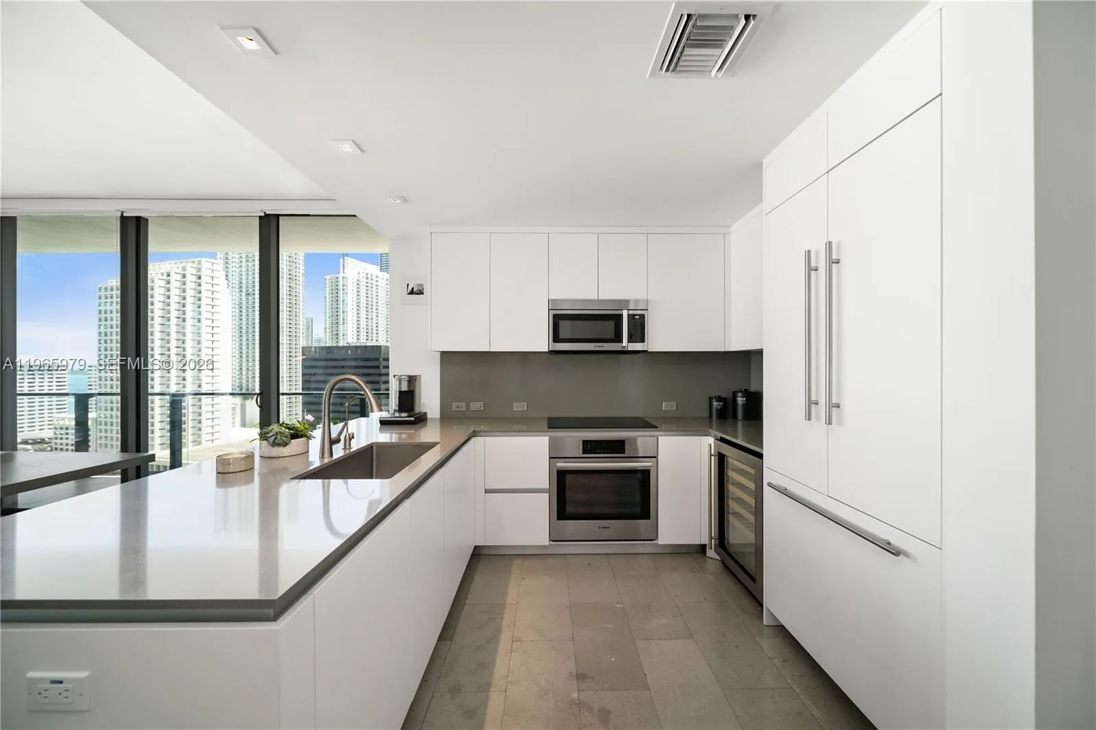 68 Se 6th St 1201, Miami, Florida 33131, Miami, Florida 33131, 2 Bedrooms Bedrooms, ,2 BathroomsBathrooms,Residential,For Sale,68 Se 6th St 1201, Miami, Florida 33131,A11965979