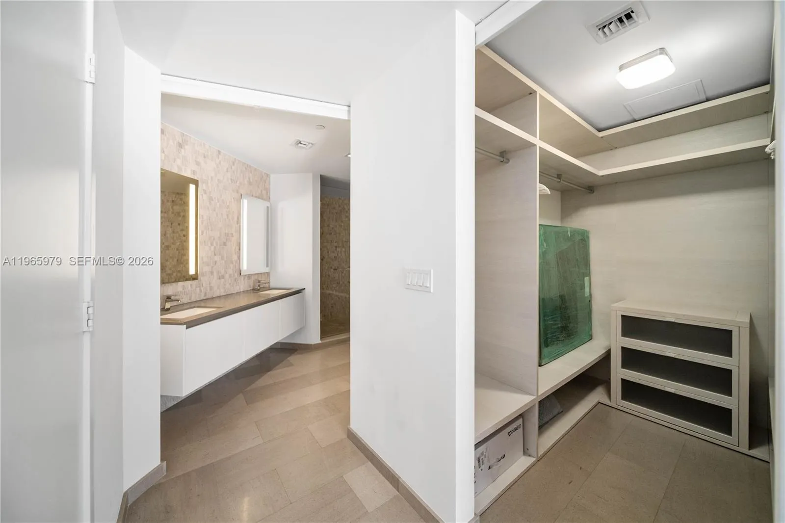 68 Se 6th St 1201, Miami, Florida 33131, Miami, Florida 33131, 2 Bedrooms Bedrooms, ,2 BathroomsBathrooms,Residential,For Sale,68 Se 6th St 1201, Miami, Florida 33131,A11965979