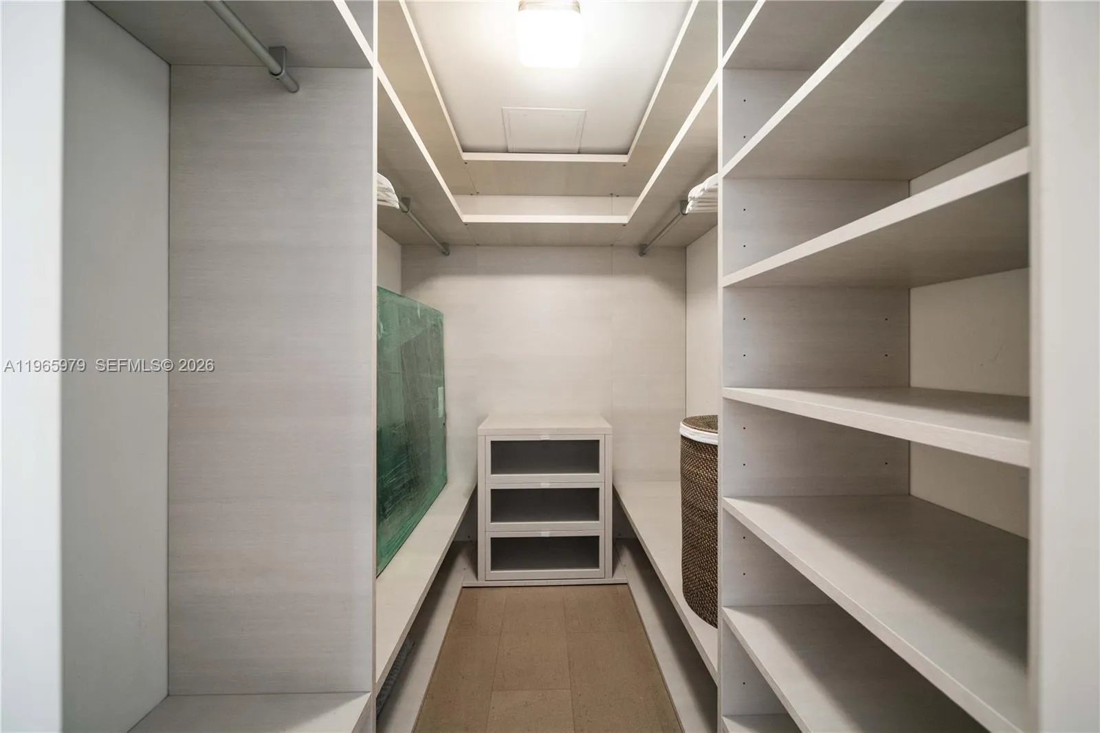 68 Se 6th St 1201, Miami, Florida 33131, Miami, Florida 33131, 2 Bedrooms Bedrooms, ,2 BathroomsBathrooms,Residential,For Sale,68 Se 6th St 1201, Miami, Florida 33131,A11965979