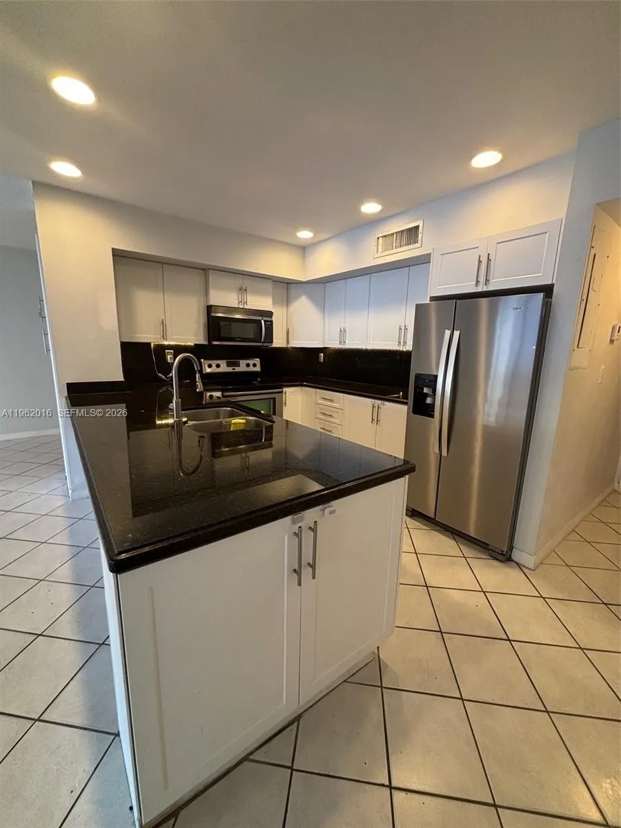 6417 Windmill Gate Rd 0, Miami Lakes, Florida 3301, Miami Lakes, Florida 33014, 2 Bedrooms Bedrooms, ,2 BathroomsBathrooms,Residential Lease,For Rent,6417 Windmill Gate Rd 0, Miami Lakes, Florida 3301,A11962016