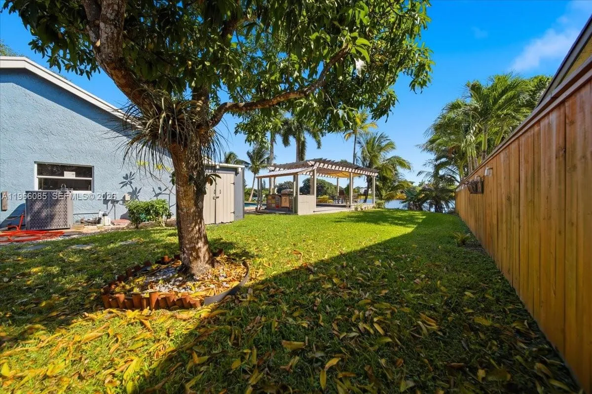 960 Bayberry Point Dr, Plantation, Florida 33324, Plantation, Florida 33324, 4 Bedrooms Bedrooms, ,3 BathroomsBathrooms,Residential,For Sale,960 Bayberry Point Dr, Plantation, Florida 33324,A11966085