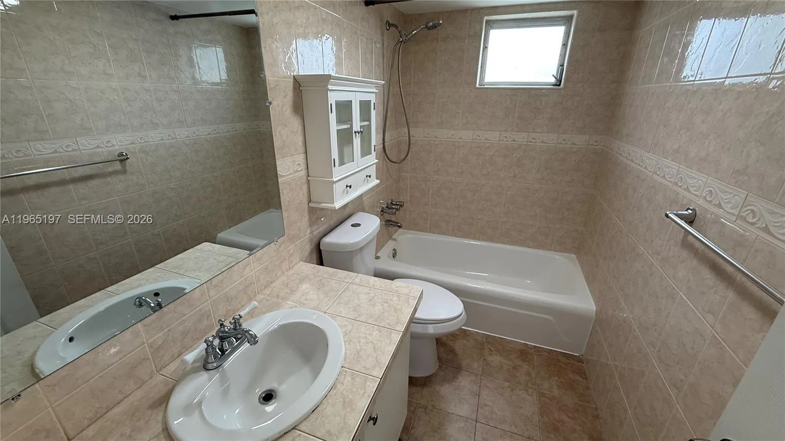 3849 Ne 169th St 201, North Miami Beach, Florida 3, North Miami Beach, Florida 33160, 2 Bedrooms Bedrooms, ,2 BathroomsBathrooms,Residential,For Sale,3849 Ne 169th St 201, North Miami Beach, Florida 3,A11965197