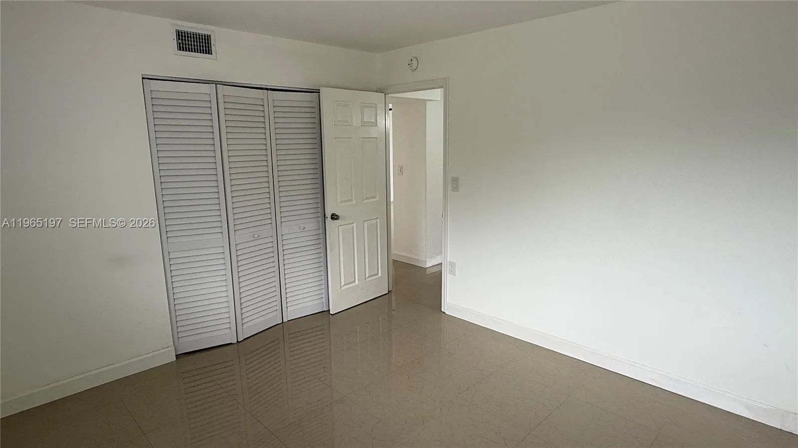 3849 Ne 169th St 201, North Miami Beach, Florida 3, North Miami Beach, Florida 33160, 2 Bedrooms Bedrooms, ,2 BathroomsBathrooms,Residential,For Sale,3849 Ne 169th St 201, North Miami Beach, Florida 3,A11965197