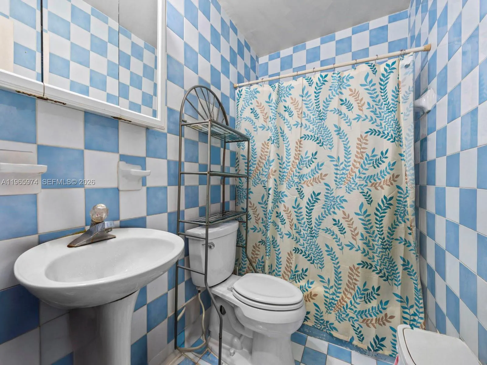 655 W 70th Pl, Hialeah, Florida 33014, Hialeah, Florida 33014, 4 Bedrooms Bedrooms, ,2 BathroomsBathrooms,Residential,For Sale,655 W 70th Pl, Hialeah, Florida 33014,A11965974