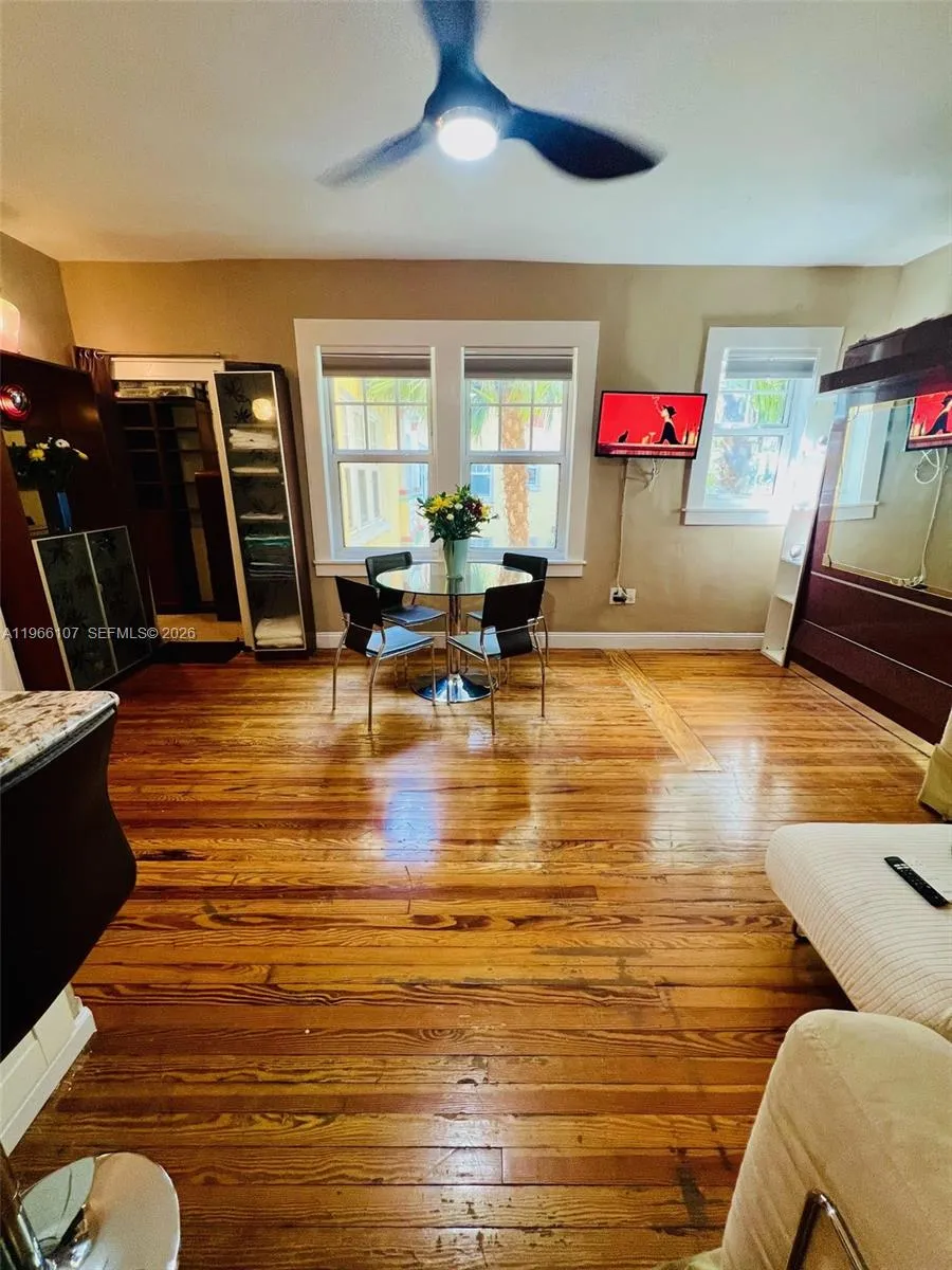 536 14th St 310, Miami Beach, Florida 33139, Miami Beach, Florida 33139, ,1 BathroomBathrooms,Residential Lease,For Rent,536 14th St 310, Miami Beach, Florida 33139,A11966107