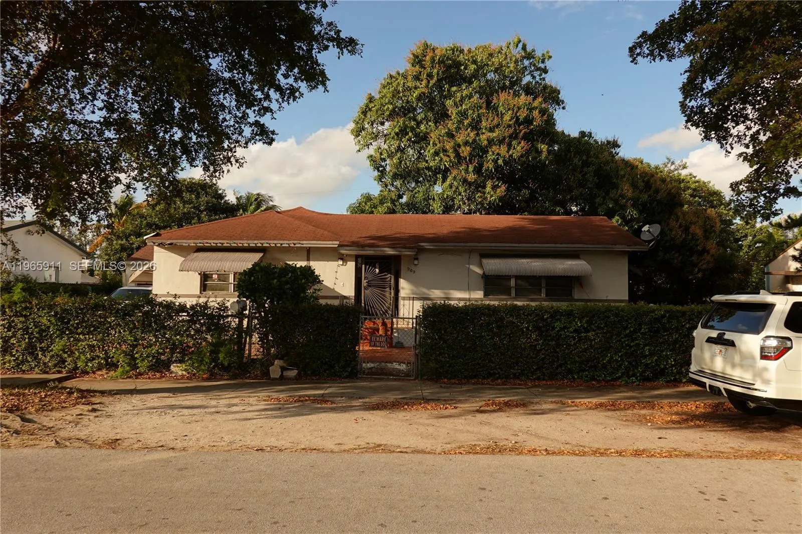 909 Nw 76th St, Miami, Florida 33150, Miami, Florida 33150, 5 Bedrooms Bedrooms, ,3 BathroomsBathrooms,Residential,For Sale,909 Nw 76th St, Miami, Florida 33150,A11965911