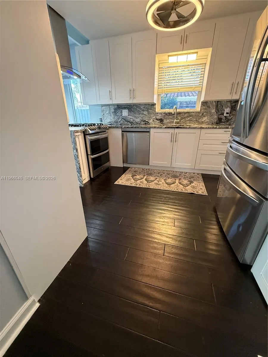 561 Se 3rd Ter, Pompano Beach, Florida 33060, Pompano Beach, Florida 33060, 3 Bedrooms Bedrooms, 8 Rooms Rooms,2 BathroomsBathrooms,Residential,For Sale,561 Se 3rd Ter, Pompano Beach, Florida 33060,A11966045