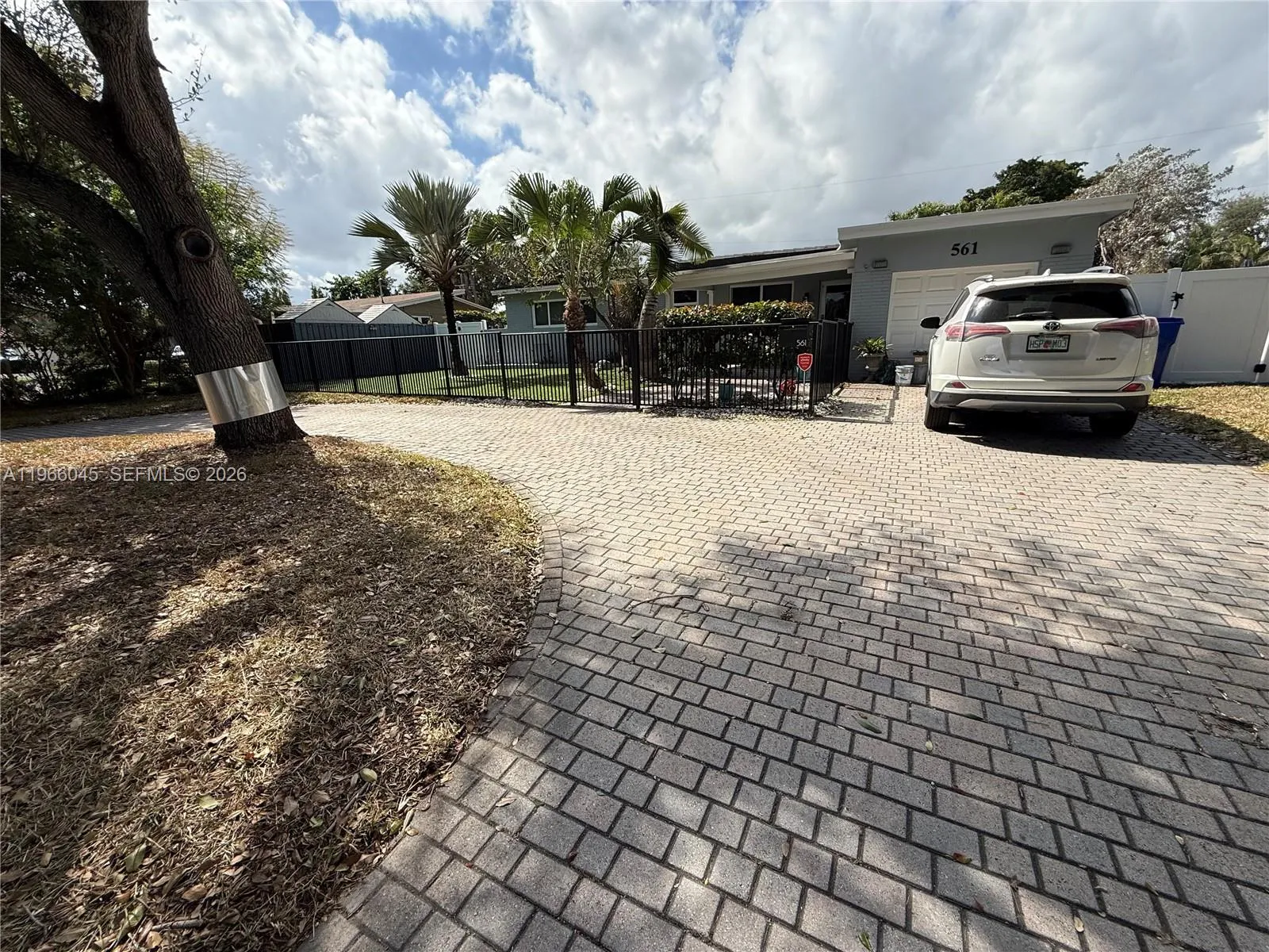561 Se 3rd Ter, Pompano Beach, Florida 33060, Pompano Beach, Florida 33060, 3 Bedrooms Bedrooms, 8 Rooms Rooms,2 BathroomsBathrooms,Residential,For Sale,561 Se 3rd Ter, Pompano Beach, Florida 33060,A11966045