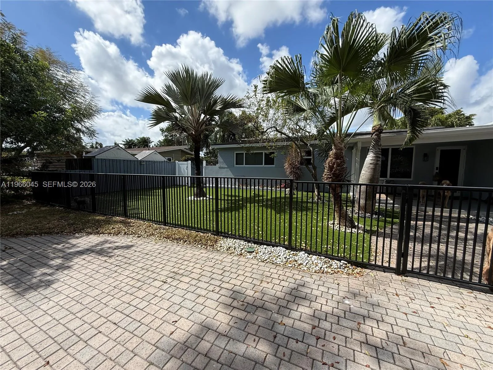 561 Se 3rd Ter, Pompano Beach, Florida 33060, Pompano Beach, Florida 33060, 3 Bedrooms Bedrooms, 8 Rooms Rooms,2 BathroomsBathrooms,Residential,For Sale,561 Se 3rd Ter, Pompano Beach, Florida 33060,A11966045