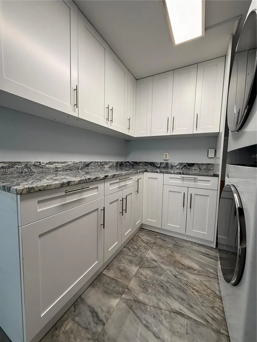 561 Se 3rd Ter, Pompano Beach, Florida 33060, Pompano Beach, Florida 33060, 3 Bedrooms Bedrooms, 8 Rooms Rooms,2 BathroomsBathrooms,Residential,For Sale,561 Se 3rd Ter, Pompano Beach, Florida 33060,A11966045