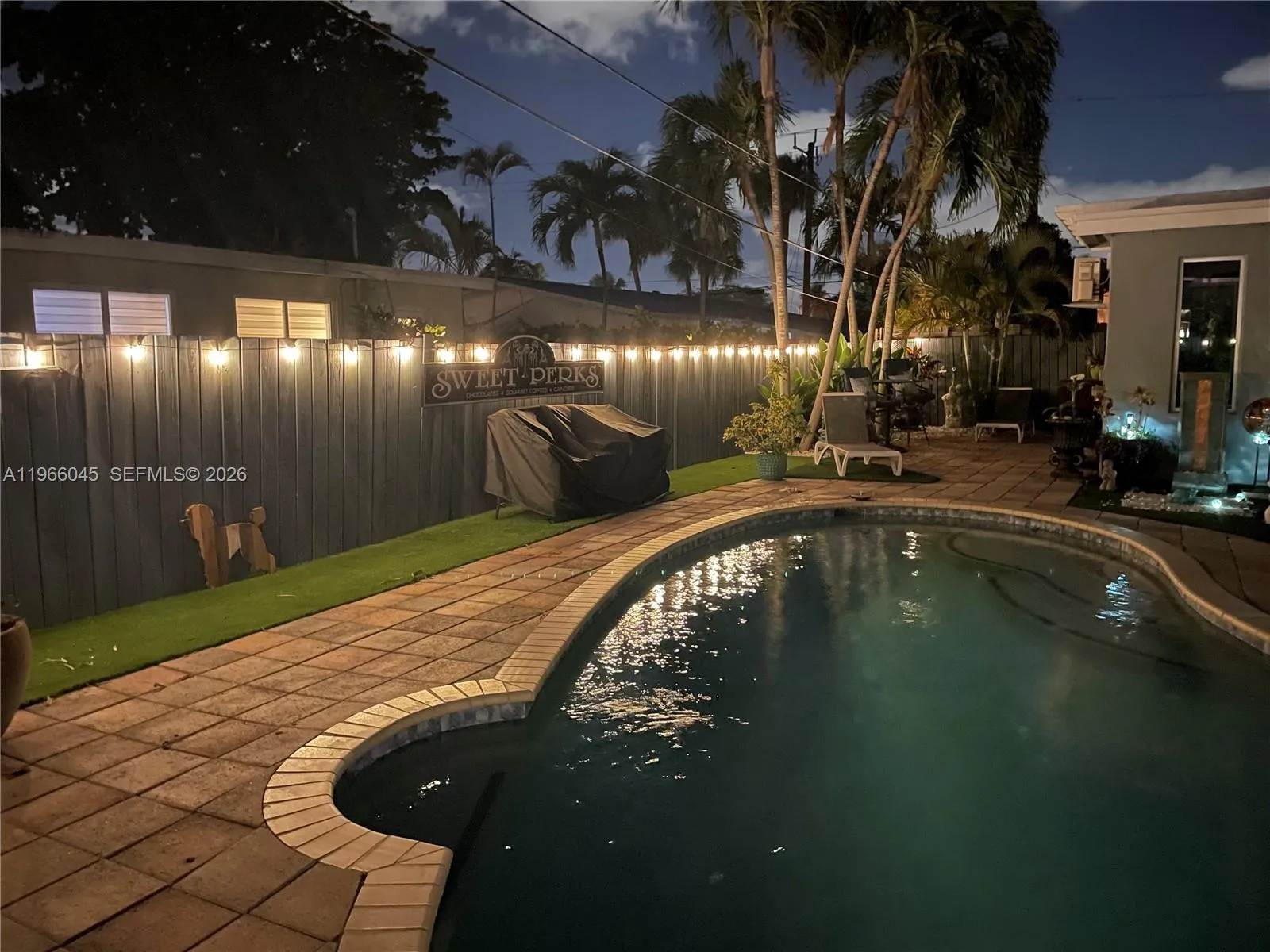 561 Se 3rd Ter, Pompano Beach, Florida 33060, Pompano Beach, Florida 33060, 3 Bedrooms Bedrooms, 8 Rooms Rooms,2 BathroomsBathrooms,Residential,For Sale,561 Se 3rd Ter, Pompano Beach, Florida 33060,A11966045