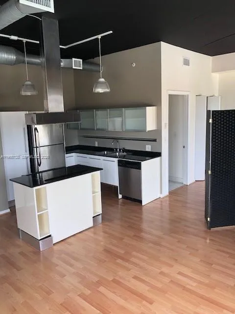 10 Sw South River Dr 704, Miami, Florida 33130, Miami, Florida 33130, 2 Bedrooms Bedrooms, ,2 BathroomsBathrooms,Residential,For Sale,10 Sw South River Dr 704, Miami, Florida 33130,A11966138