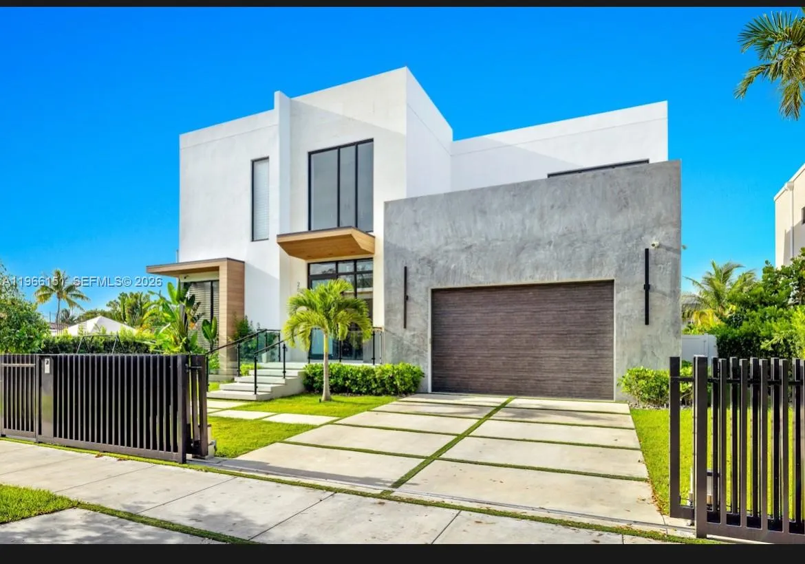 2050 S Hibiscus Dr, North Miami, Florida 33181, North Miami, Florida 33181, 6 Bedrooms Bedrooms, ,5 BathroomsBathrooms,Residential,For Sale,2050 S Hibiscus Dr, North Miami, Florida 33181,A11966151