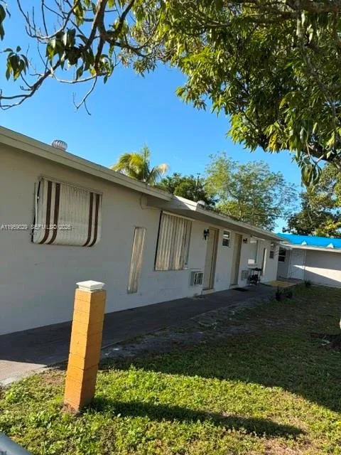 1913 Sw Gardenia Rd, Fort Lauderdale, Florida 3331, Fort Lauderdale, Florida 33317, ,Residential Income,For Sale,1913 Sw Gardenia Rd, Fort Lauderdale, Florida 3331,A11959029