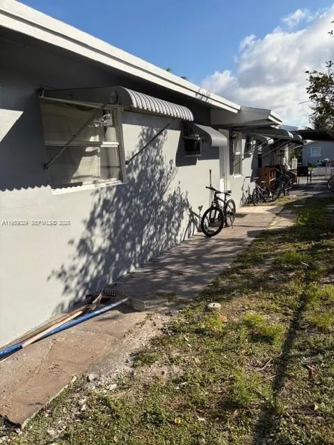 1913 Sw Gardenia Rd, Fort Lauderdale, Florida 3331, Fort Lauderdale, Florida 33317, ,Residential Income,For Sale,1913 Sw Gardenia Rd, Fort Lauderdale, Florida 3331,A11959029