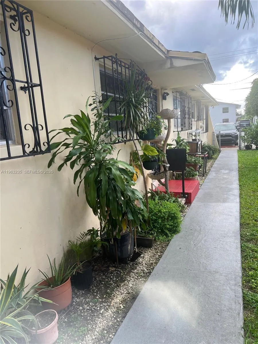 733 Nw 33rd Ave, Miami, Florida 33125, Miami, Florida 33125, ,Residential Income,For Sale,733 Nw 33rd Ave, Miami, Florida 33125,A11963235