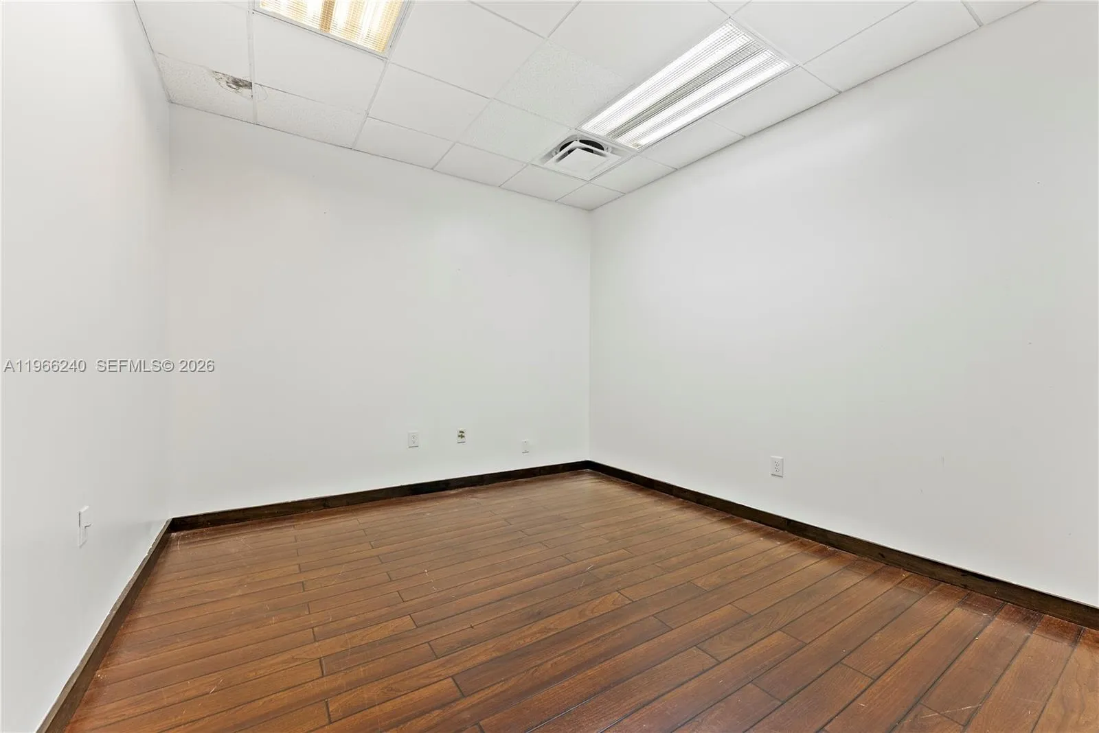 20185 Ne 16th Pl, Miami, Florida 33179, Miami, Florida 33179, ,Commercial Lease,For Rent,20185 Ne 16th Pl, Miami, Florida 33179,A11966240