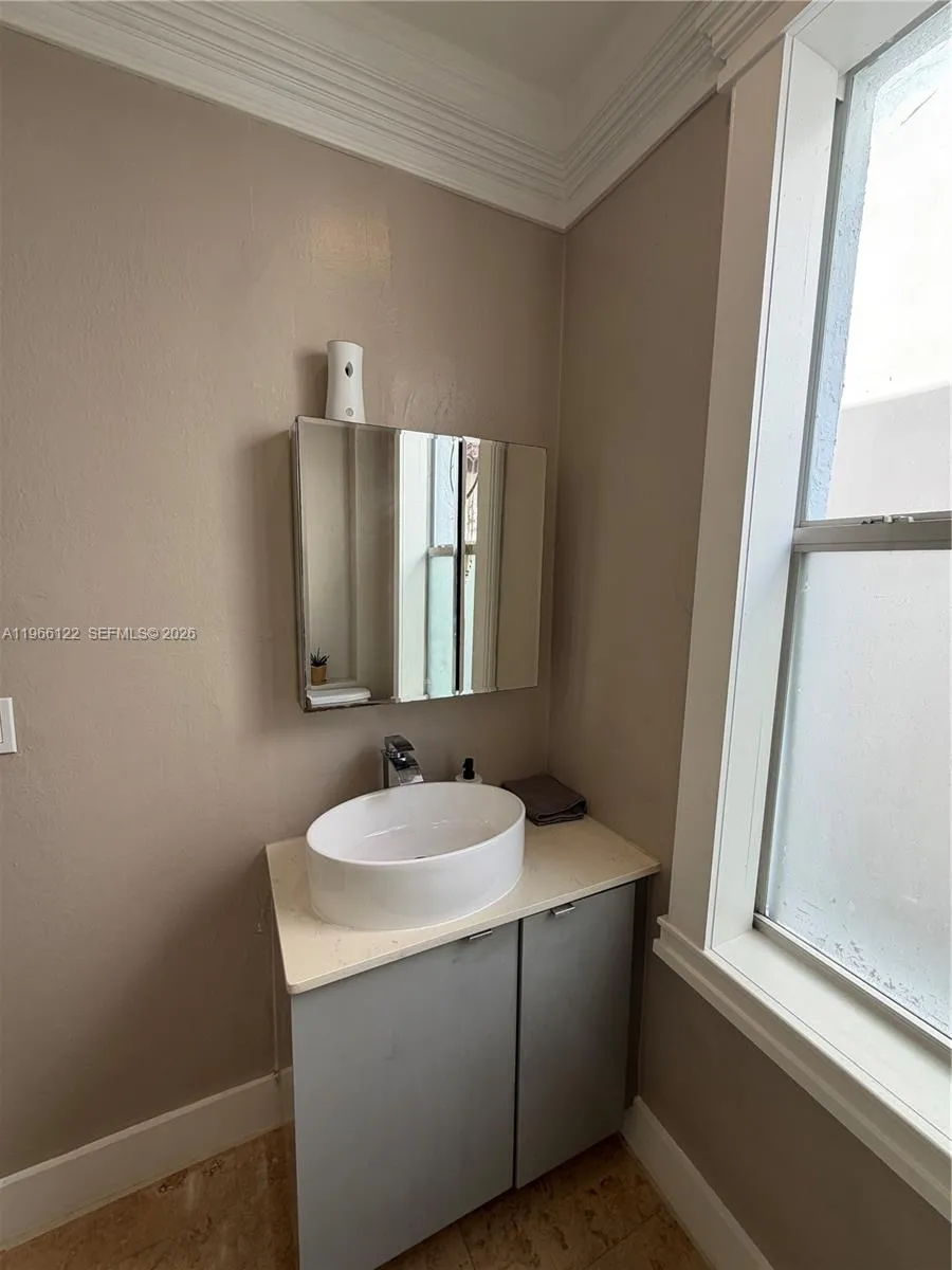 119 Menores Ave 8a, Coral Gables, Florida 33134, Coral Gables, Florida 33134, ,1 BathroomBathrooms,Residential Lease,For Rent,119 Menores Ave 8a, Coral Gables, Florida 33134,A11966122