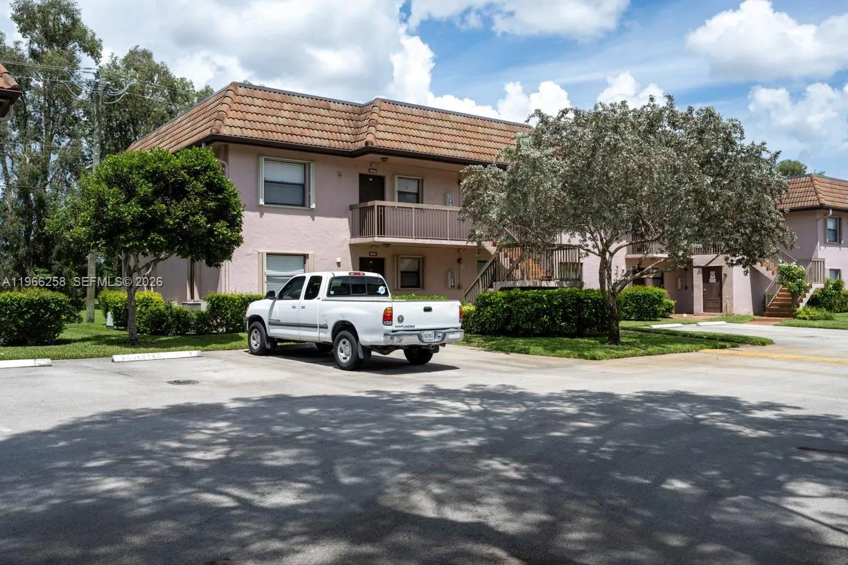 10537 Nw 11th St 202, Pembroke Pines, Florida 3302, Pembroke Pines, Florida 33026, 2 Bedrooms Bedrooms, ,2 BathroomsBathrooms,Residential Lease,For Rent,10537 Nw 11th St 202, Pembroke Pines, Florida 3302,A11966258