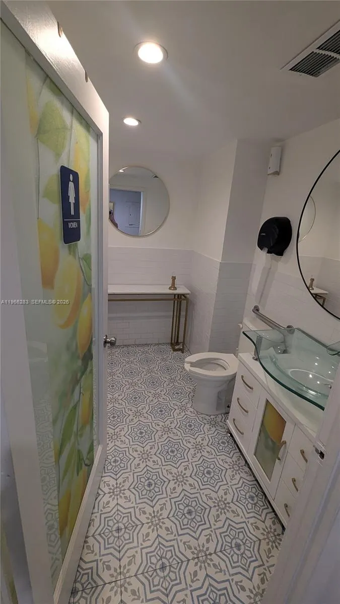 1020 71st St R-106, Miami Beach, Florida 33141, Miami Beach, Florida 33141, ,Commercial Lease,For Rent,1020 71st St R-106, Miami Beach, Florida 33141,A11966283