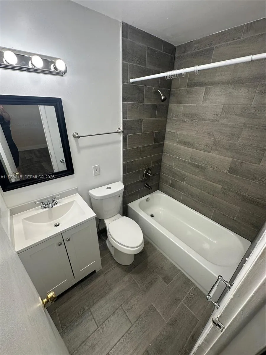 1028 Nw 3rd Ave, Fort Lauderdale, Florida 33311, Fort Lauderdale, Florida 33311, ,Residential Income,For Sale,1028 Nw 3rd Ave, Fort Lauderdale, Florida 33311,A11966315