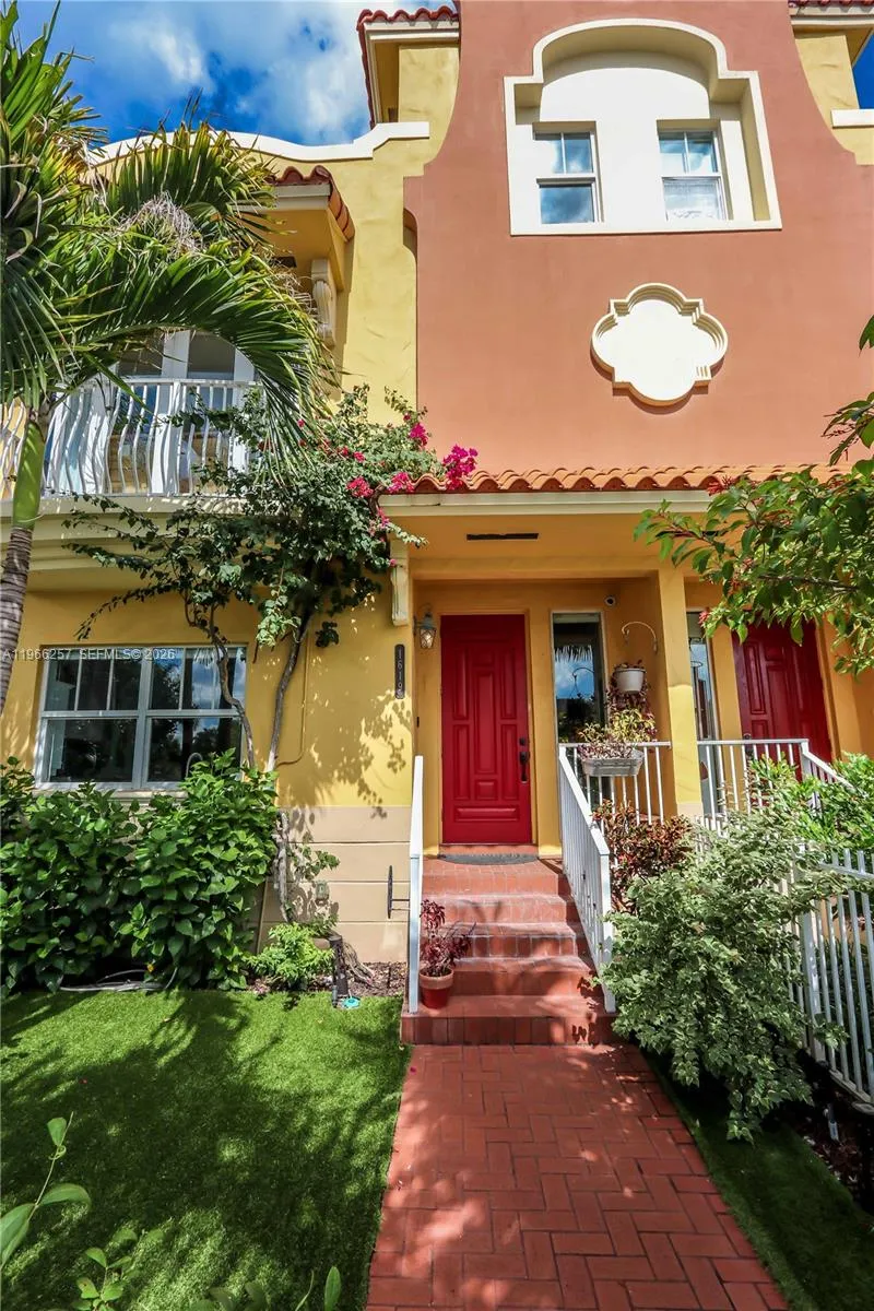 1619 Harrison St, Hollywood, Florida 33020, Hollywood, Florida 33020, 3 Bedrooms Bedrooms, ,2 BathroomsBathrooms,Residential,For Sale,1619 Harrison St, Hollywood, Florida 33020,A11966257