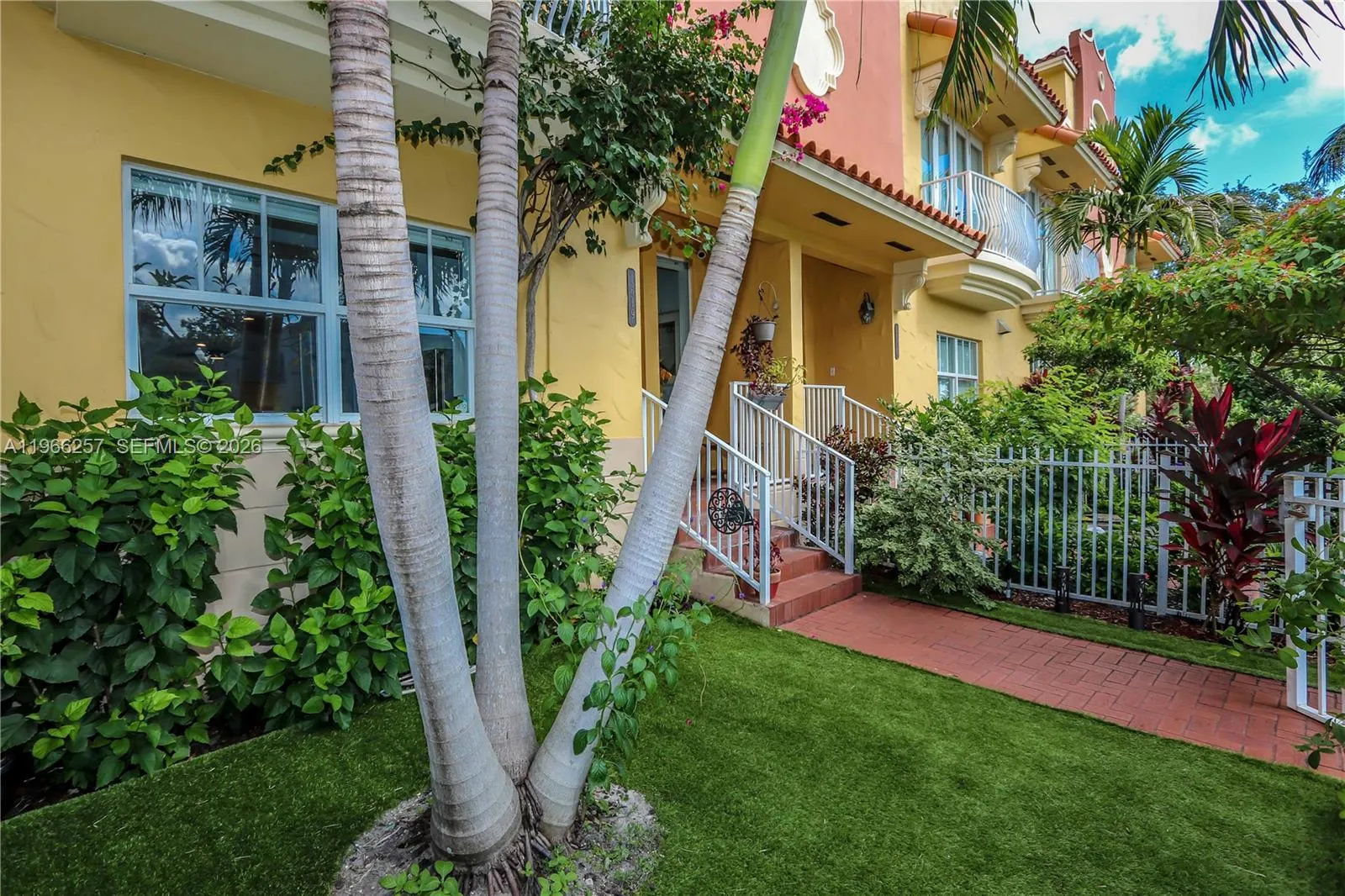 1619 Harrison St, Hollywood, Florida 33020, Hollywood, Florida 33020, 3 Bedrooms Bedrooms, ,2 BathroomsBathrooms,Residential,For Sale,1619 Harrison St, Hollywood, Florida 33020,A11966257