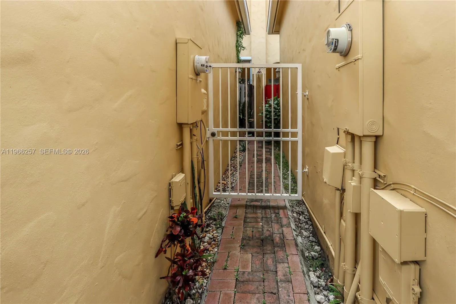 1619 Harrison St, Hollywood, Florida 33020, Hollywood, Florida 33020, 3 Bedrooms Bedrooms, ,2 BathroomsBathrooms,Residential,For Sale,1619 Harrison St, Hollywood, Florida 33020,A11966257