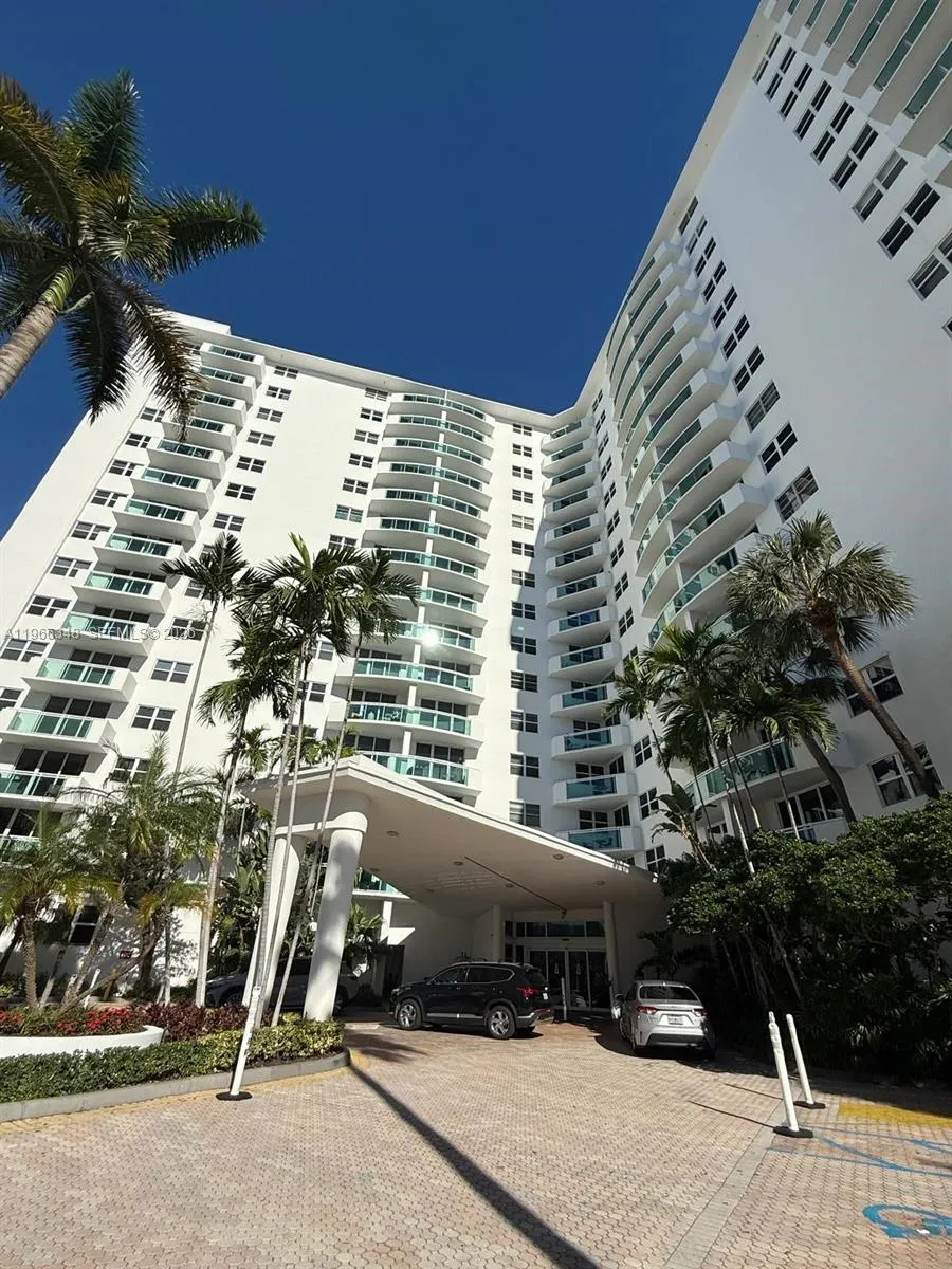 3001 S Ocean Dr 107, Hollywood, Florida 33019, Hollywood, Florida 33019, 1 Bedroom Bedrooms, ,1 BathroomBathrooms,Residential Lease,For Rent,3001 S Ocean Dr 107, Hollywood, Florida 33019,A11966348