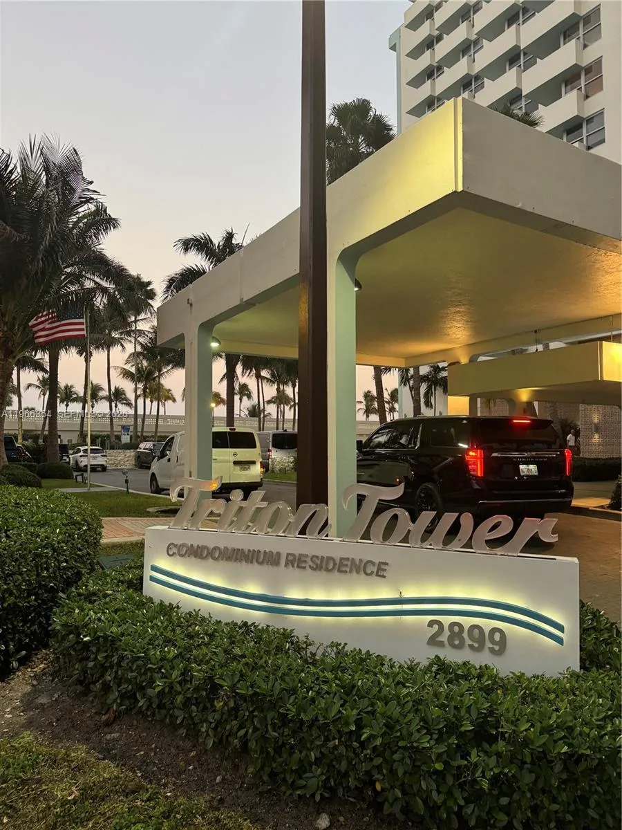 2899 Collins Ave 936, Miami Beach, Florida 33140, Miami Beach, Florida 33140, 1 Bedroom Bedrooms, ,1 BathroomBathrooms,Residential Lease,For Rent,2899 Collins Ave 936, Miami Beach, Florida 33140,A11966354