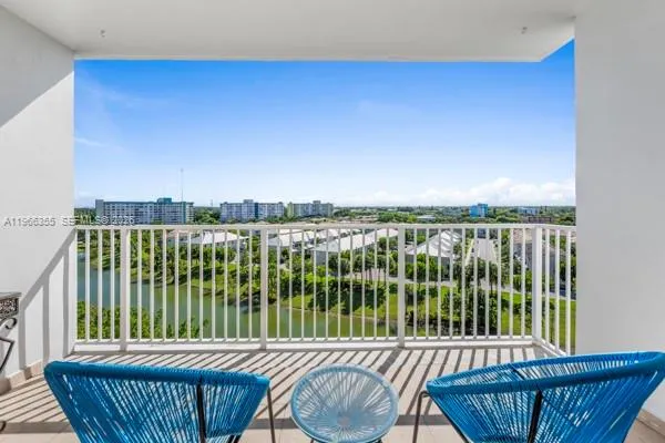 3850 Washington St 910, Hollywood, Florida 33021, Hollywood, Florida 33021, 2 Bedrooms Bedrooms, ,2 BathroomsBathrooms,Residential,For Sale,3850 Washington St 910, Hollywood, Florida 33021,A11966355