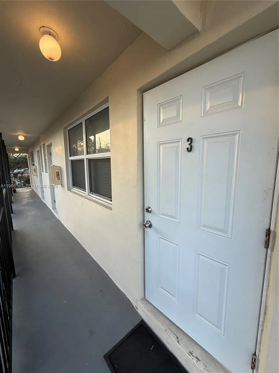 5963 Sw 66th Ter 3, South Miami, Florida 33143, South Miami, Florida 33143, 1 Bedroom Bedrooms, ,1 BathroomBathrooms,Residential Lease,For Rent,5963 Sw 66th Ter 3, South Miami, Florida 33143,A11966367