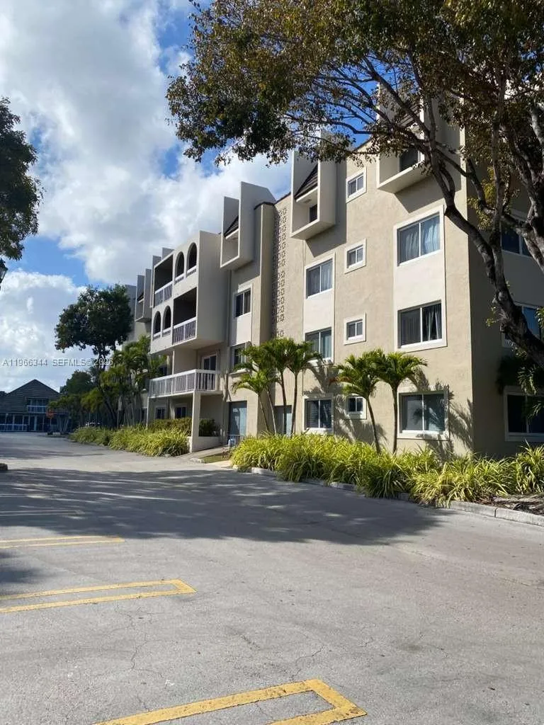 7701 Camino Real Aq-401, Miami, Florida 33143, Miami, Florida 33143, 2 Bedrooms Bedrooms, ,1 BathroomBathrooms,Residential Lease,For Rent,7701 Camino Real Aq-401, Miami, Florida 33143,A11966344