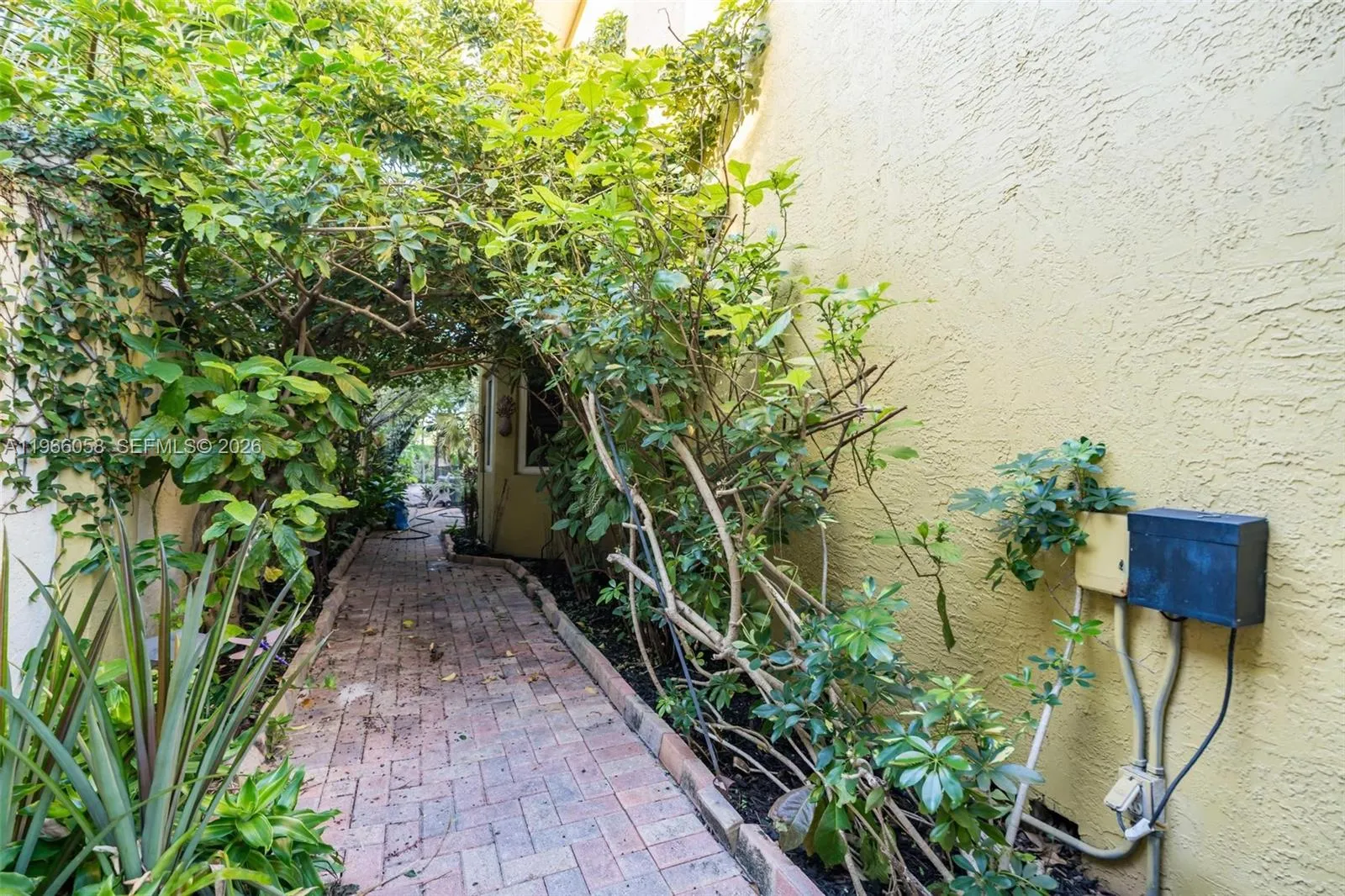 423 Ne 23rd St, Wilton Manors, Florida 33305, Wilton Manors, Florida 33305, 3 Bedrooms Bedrooms, ,2 BathroomsBathrooms,Residential,For Sale,423 Ne 23rd St, Wilton Manors, Florida 33305,A11966058