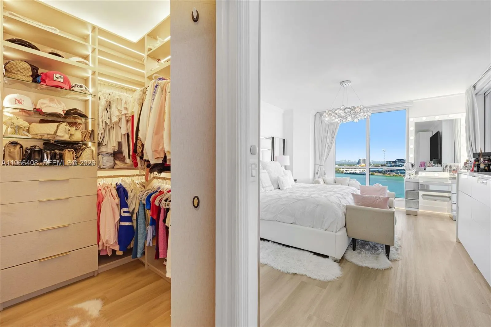 848 Brickell Key Dr 1601, Miami, Florida 33131, Miami, Florida 33131, 3 Bedrooms Bedrooms, ,2 BathroomsBathrooms,Residential Lease,For Rent,848 Brickell Key Dr 1601, Miami, Florida 33131,A11966408