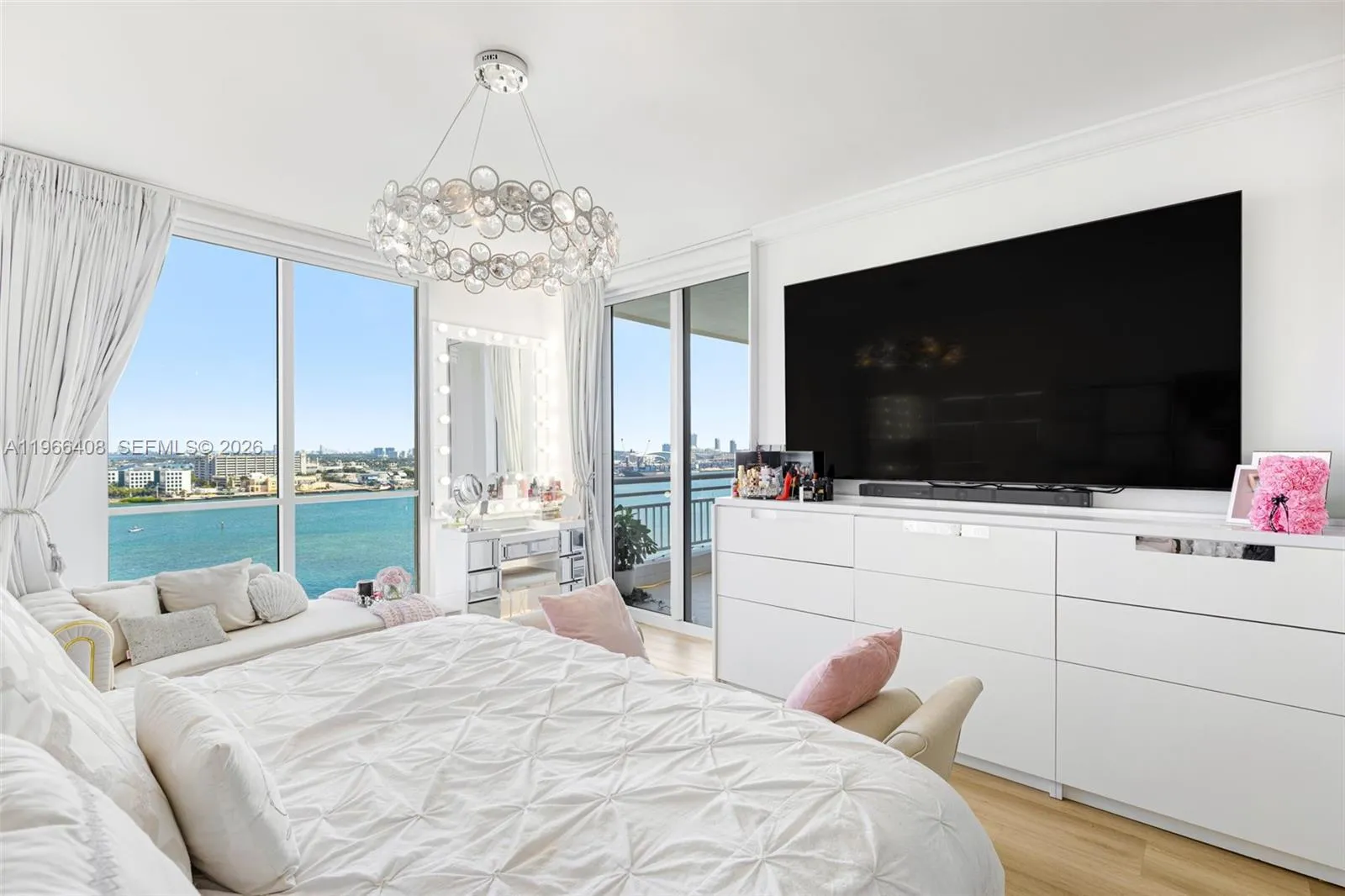 848 Brickell Key Dr 1601, Miami, Florida 33131, Miami, Florida 33131, 3 Bedrooms Bedrooms, ,2 BathroomsBathrooms,Residential Lease,For Rent,848 Brickell Key Dr 1601, Miami, Florida 33131,A11966408