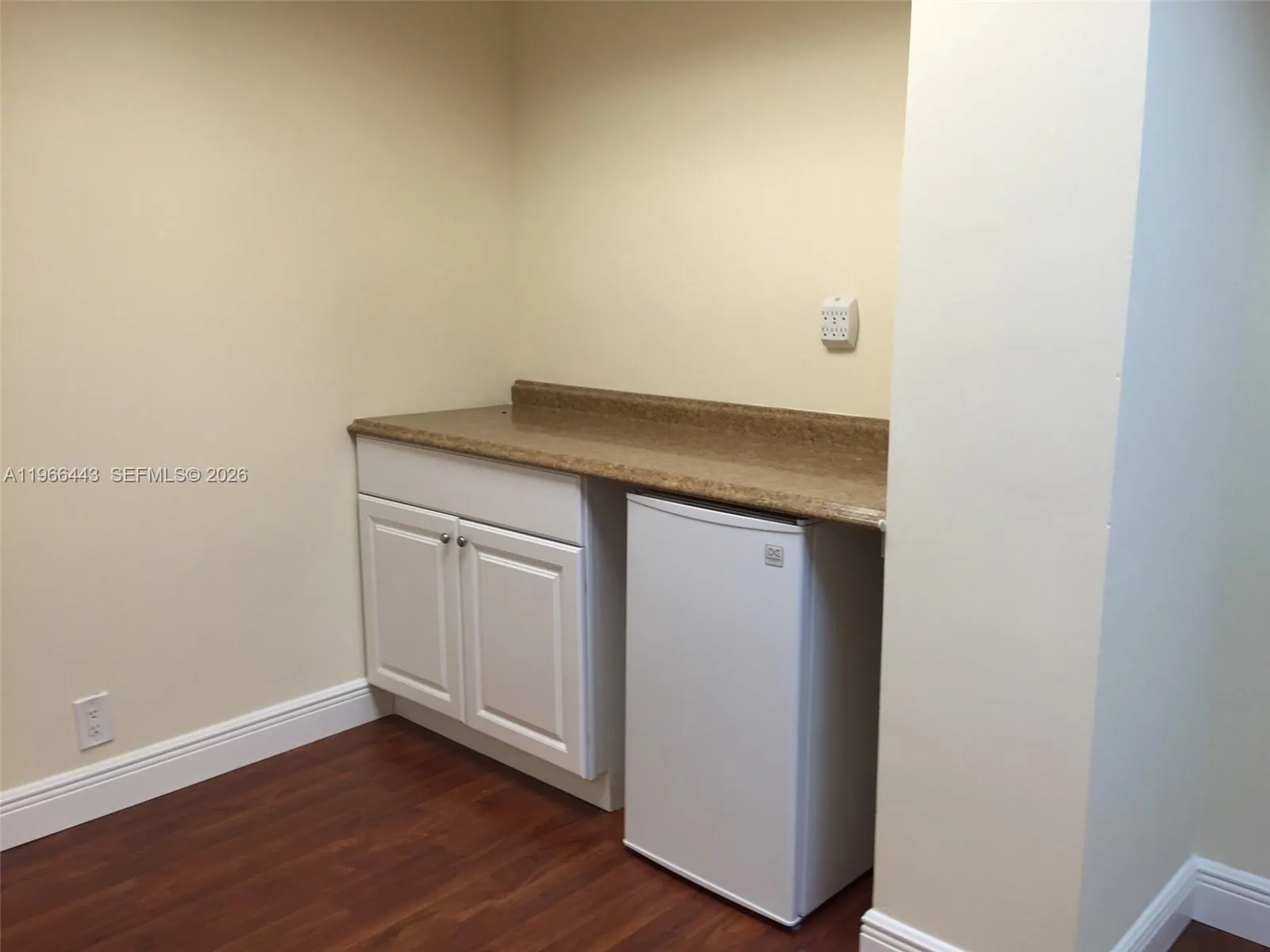 9900 Sw 107th Ave 200, Miami, Florida 33176, Miami, Florida 33176, ,Commercial Lease,For Rent,9900 Sw 107th Ave 200, Miami, Florida 33176,A11966443